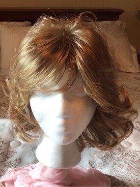 Toni Brattin “Perfection” Wig Dark Blonde